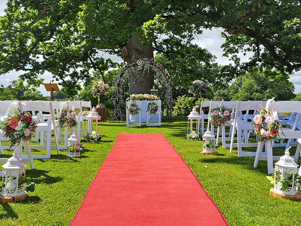 A Wildflower Ceremony Decor Package